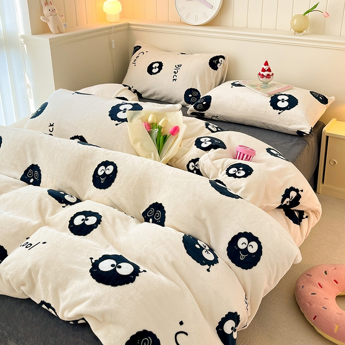 91家纺网 家纺一手货源 找家纺 桃子家居 2023新款ins韩系简约卡通奶油小清新加厚牛奶绒系列四件套 绒-奶白煤球