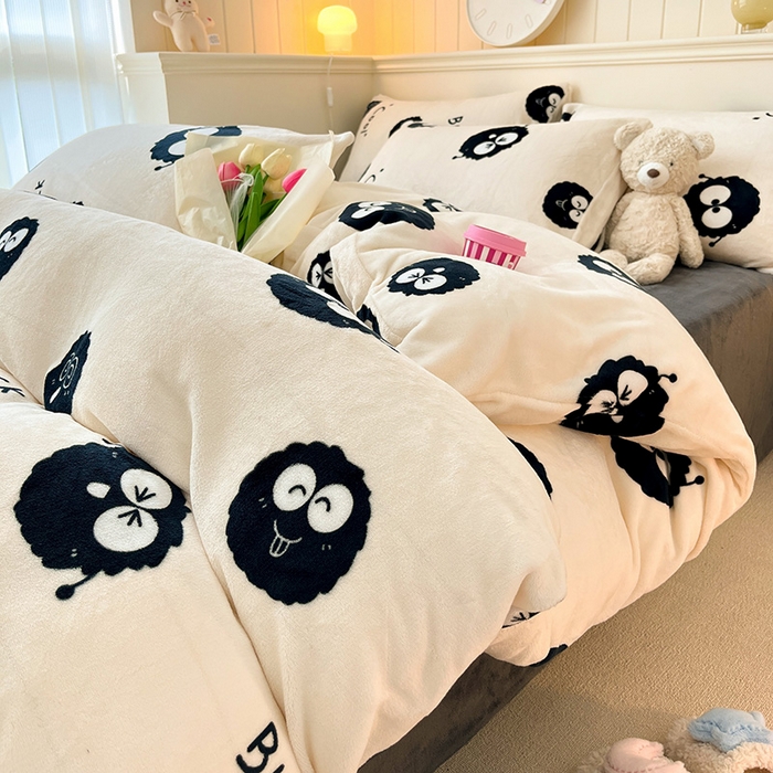 91家纺网 家纺一手货源 找家纺 桃子家居 2023新款ins韩系简约卡通奶油小清新加厚牛奶绒系列四件套 绒-奶白煤球