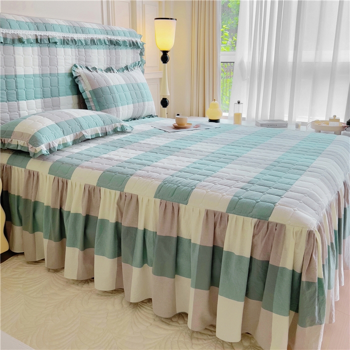 91家纺网 家纺一手货源 找家纺 十个点  2024新款色织水洗棉-韵格系列单品夹棉床裙 浅蓝大格