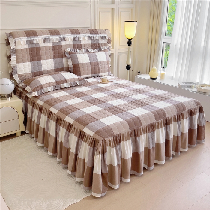 91家纺网 家纺一手货源 找家纺 十个点  2024新款色织水洗棉-韵格系列单品夹棉床裙 咖大格