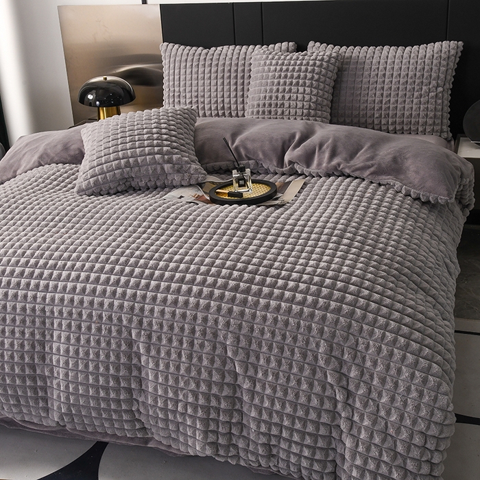 91家纺网 家纺一手货源 找家纺 爵仕家纺 2025新款高端皮草风格兔毛绒保暖四件套 云灰