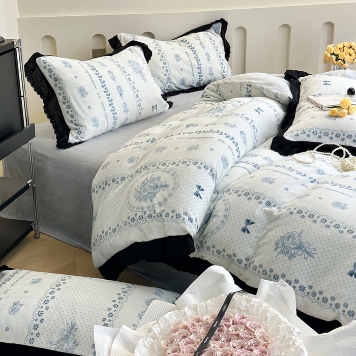 91家纺网 家纺一手货源 找家纺 安莱生活 2023新款法式浪漫轻奢复古风数码印花牛奶绒四件套 罗马假日