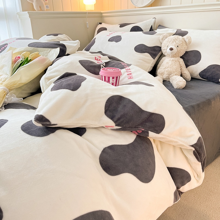 91家纺网 家纺一手货源 找家纺 桃子家居 2023新款ins韩系简约卡通奶油小清新加厚牛奶绒系列四件套 绒-尔曼