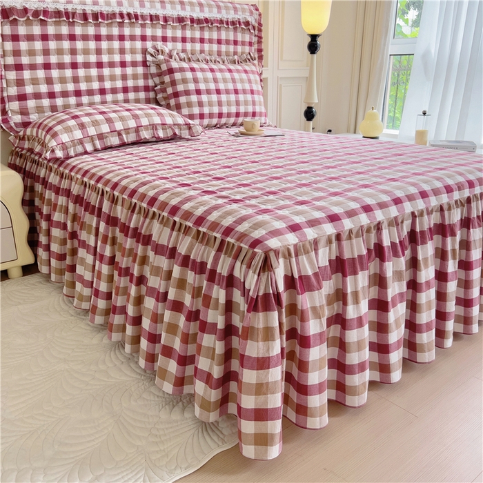 91家纺网 家纺一手货源 找家纺 十个点  2024新款色织水洗棉-韵格系列单品夹棉床裙 七彩格红