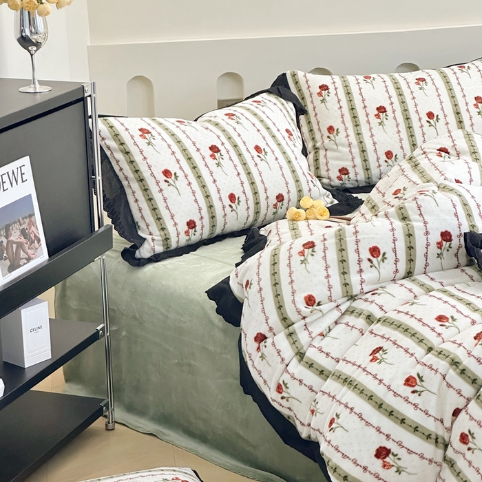 91家纺网 家纺一手货源 找家纺 安莱生活 2023新款法式浪漫轻奢复古风数码印花牛奶绒四件套 一轮玫瑰