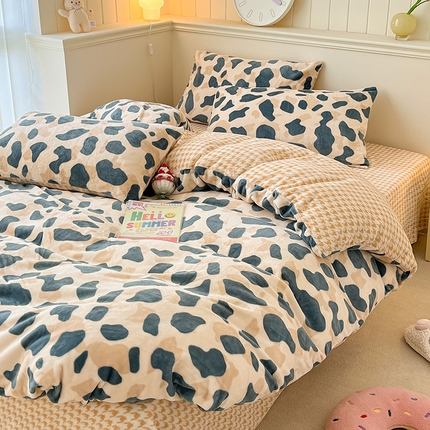 91家纺网 家纺一手货源 找家纺 （总）桃子家居 2023新款ins韩系简约卡通奶油小清新加厚牛奶绒系列四件套