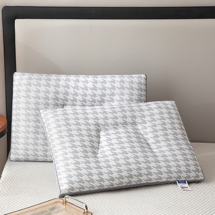 91家纺网 家纺一手货源 找家纺 （总）芯宜佳 2023新款千鸟格立体枕—XYJ033