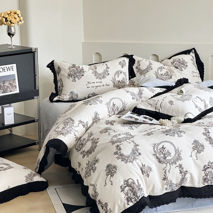 91家纺网 家纺一手货源 找家纺 安莱生活 2023新款法式浪漫轻奢复古风数码印花牛奶绒四件套 爱丁堡