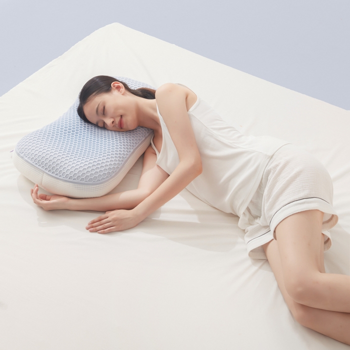 91家纺网 家纺一手货源 找家纺 爱来伊家纺 2023新款凉感枕TPE果胶羽丝枕夏季枕芯猫肚皮释压枕头枕芯 方糖灰