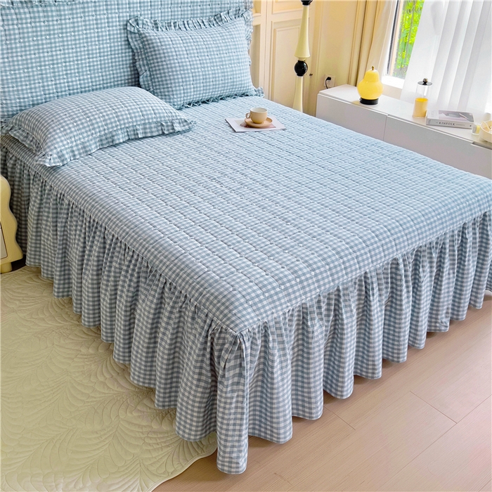 91家纺网 家纺一手货源 找家纺 十个点  2024新款色织水洗棉-韵格系列单品夹棉床裙 浅蓝小格