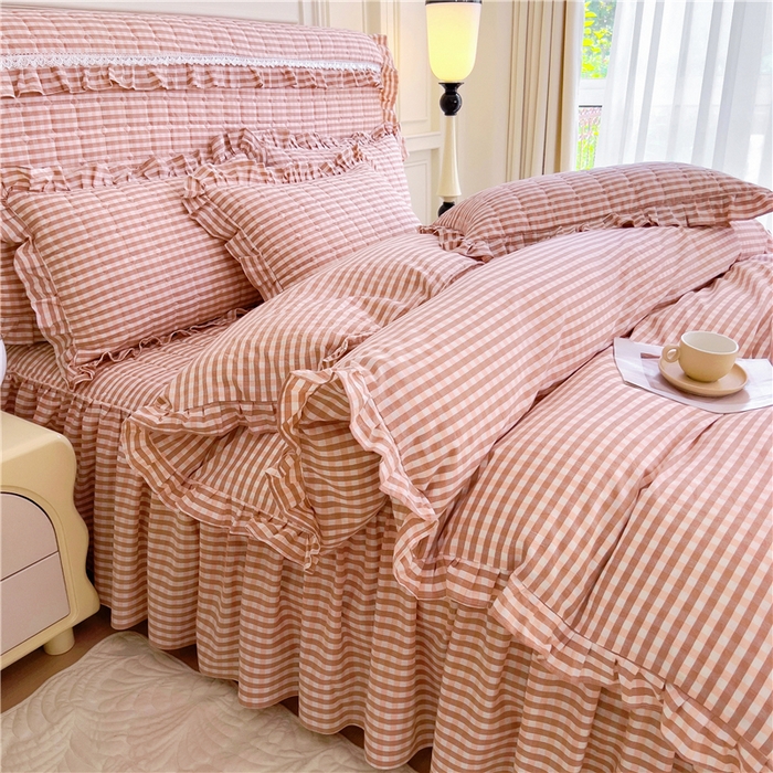 91家纺网 家纺一手货源 找家纺 十个点  2024新款色织水洗棉韵格系列床裙款四件套 粉小格