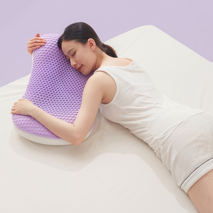 91家纺网 家纺一手货源 找家纺 爱来伊家纺 2023新款凉感枕TPE果胶羽丝枕夏季枕芯猫肚皮释压枕头枕芯 薰衣紫