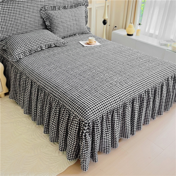 91家纺网 家纺一手货源 找家纺 十个点  2024新款色织水洗棉-韵格系列单品夹棉床裙 黑白小格