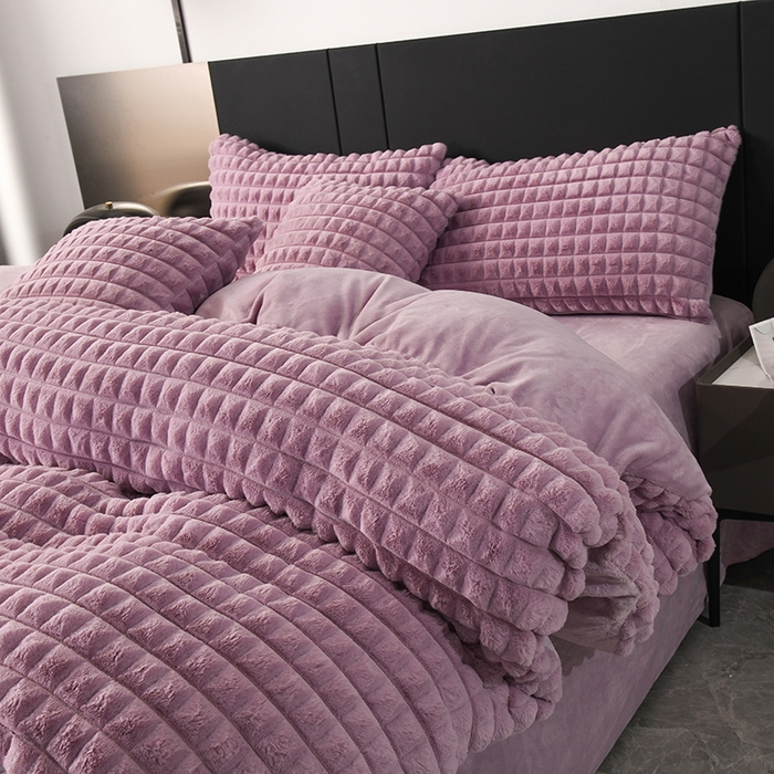 91家纺网 家纺一手货源 找家纺 爵仕家纺 2025新款高端皮草风格兔毛绒保暖四件套 芋紫