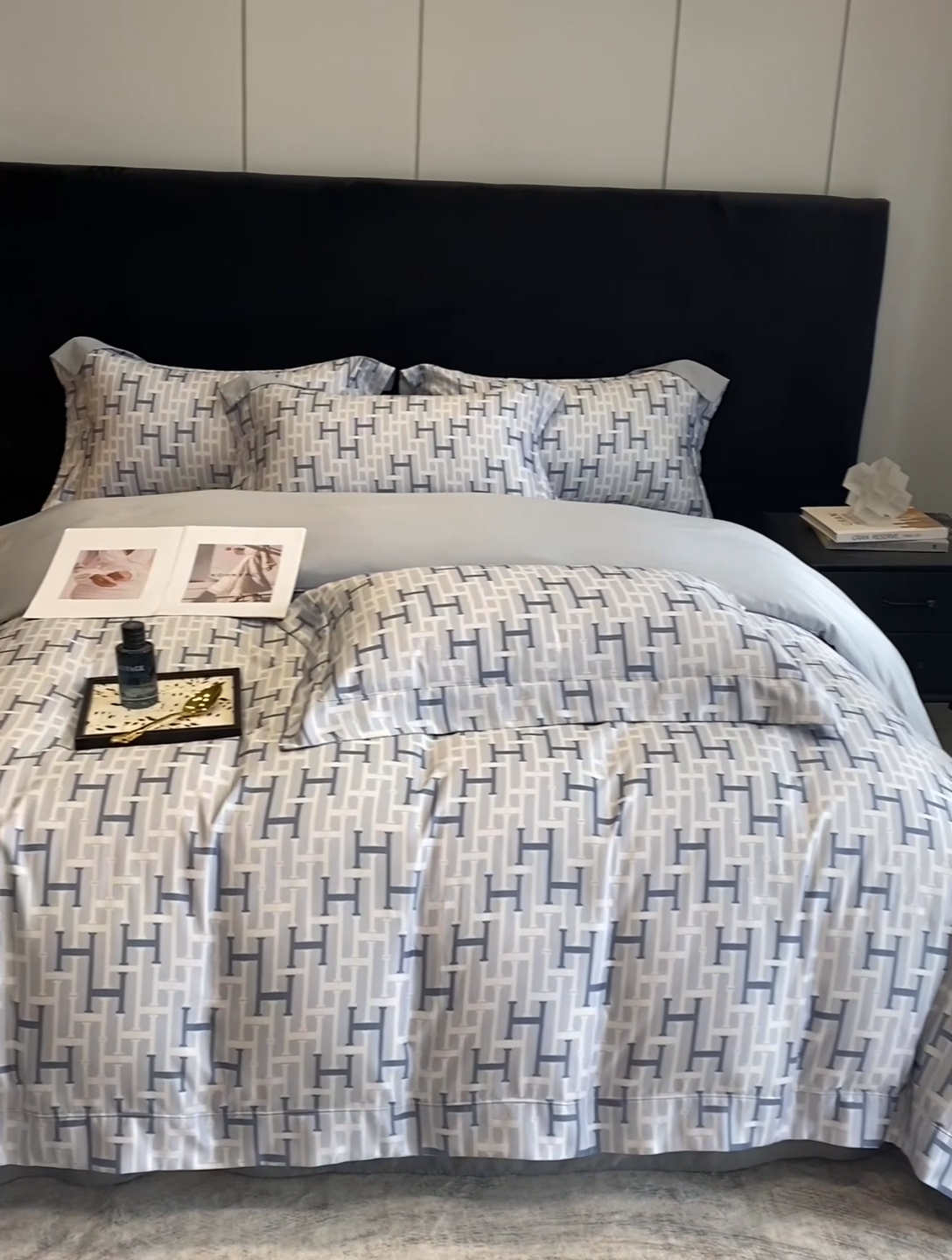 91家纺网 家纺一手货源 找家纺 优悦 2023新款轻奢磨毛印花系列四件套 时尚格调-银白