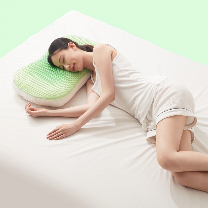 91家纺网 家纺一手货源 找家纺 爱来伊家纺 2023新款凉感枕TPE果胶羽丝枕夏季枕芯猫肚皮释压枕头枕芯 苹果绿