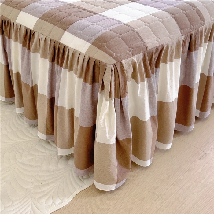 91家纺网 家纺一手货源 找家纺 十个点  2024新款色织水洗棉-韵格系列单品夹棉床裙 咖大格