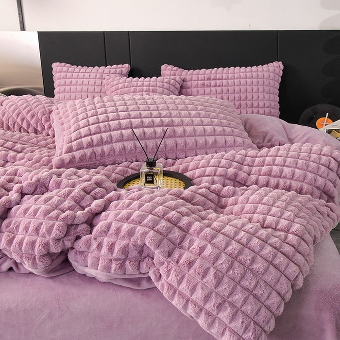 91家纺网 家纺一手货源 找家纺 爵仕家纺 2025新款高端皮草风格兔毛绒保暖四件套 芋紫