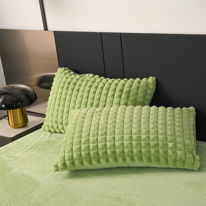 91家纺网 家纺一手货源 找家纺 爵仕家纺 2025新款高端皮草风格兔毛绒保暖四件套 清新绿