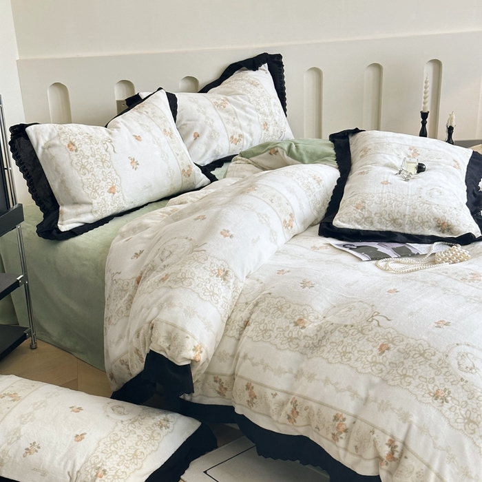 91家纺网 家纺一手货源 找家纺 安莱生活 2023新款法式浪漫轻奢复古风数码印花牛奶绒四件套 温莎夫人