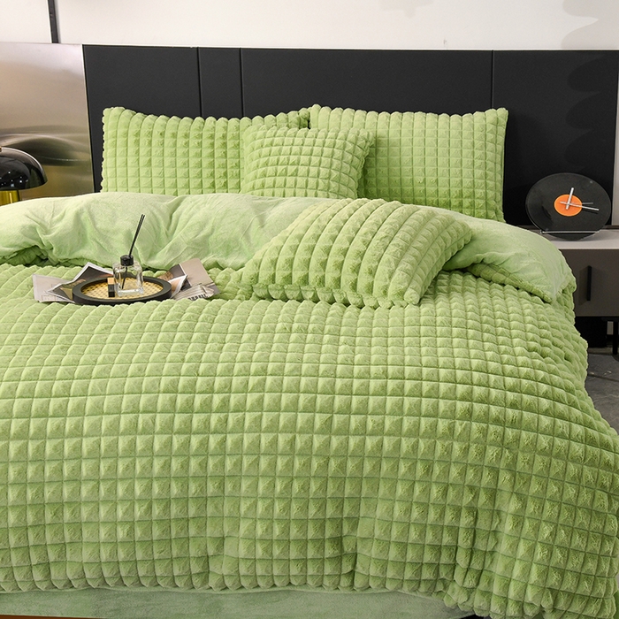 91家纺网 家纺一手货源 找家纺 爵仕家纺 2025新款高端皮草风格兔毛绒保暖四件套 清新绿