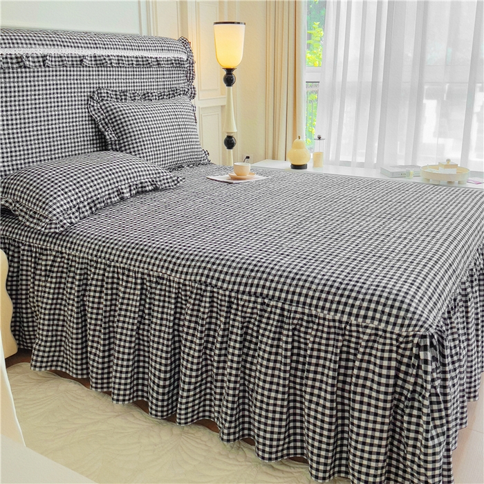 91家纺网 家纺一手货源 找家纺 十个点  2024新款色织水洗棉-韵格系列单品夹棉床裙 黑白小格