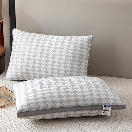 91家纺网 家纺一手货源 找家纺 （总）芯宜佳 2023新款千鸟格立体枕—XYJ033