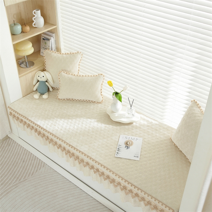 91家纺网 家纺一手货源 找家纺 共鸣沙发垫2023新款5cm厚50D雪尼尔花边款可拆洗 5cm海绵飘窗垫雪尼尔米色