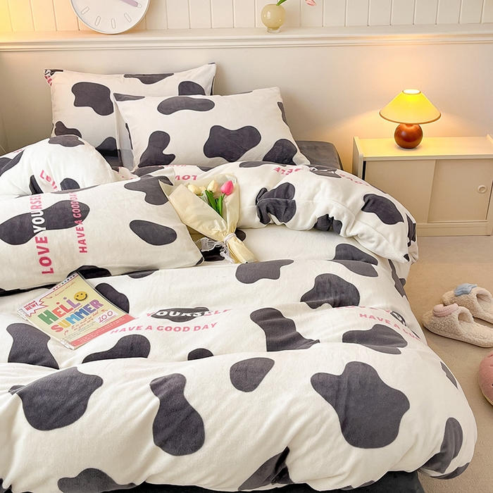 91家纺网 家纺一手货源 找家纺 桃子家居 2023新款ins韩系简约卡通奶油小清新加厚牛奶绒系列四件套 绒-尔曼