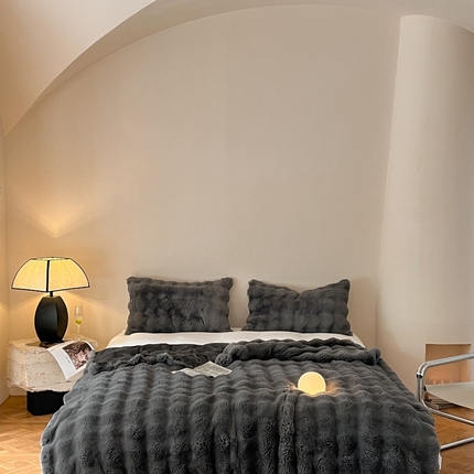 91家纺网 家纺一手货源 找家纺 蓝极人 2024新款高克重大牛奶绒被套毯毛毯 深灰