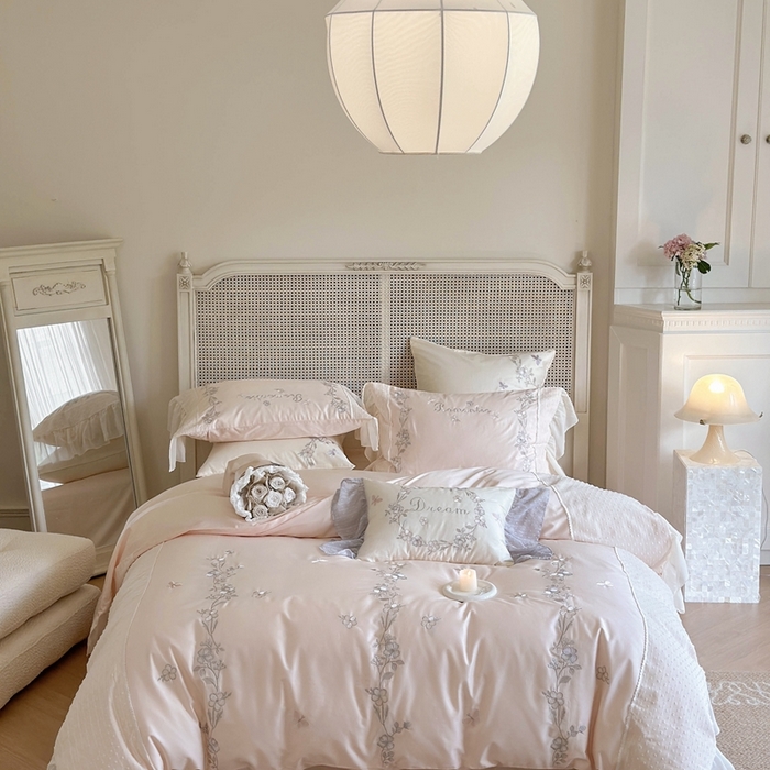 91家纺网 家纺一手货源 找家纺 MIU缪家居 2023新款悠悠假日系列100支全棉四件套 悠悠假日-粉