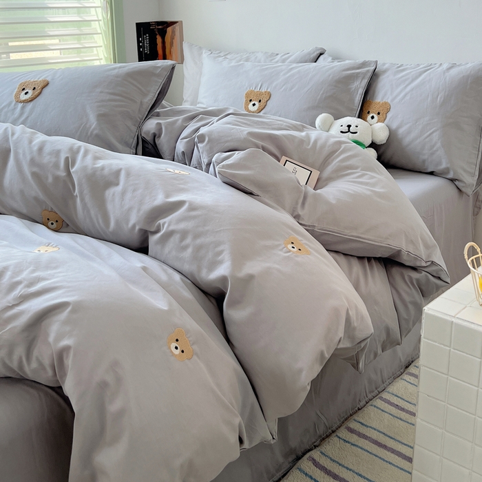 91家纺网 家纺一手货源 找家纺 漫调 2023新款40s喷气全棉小熊刺绣四件套 基础款小熊灰