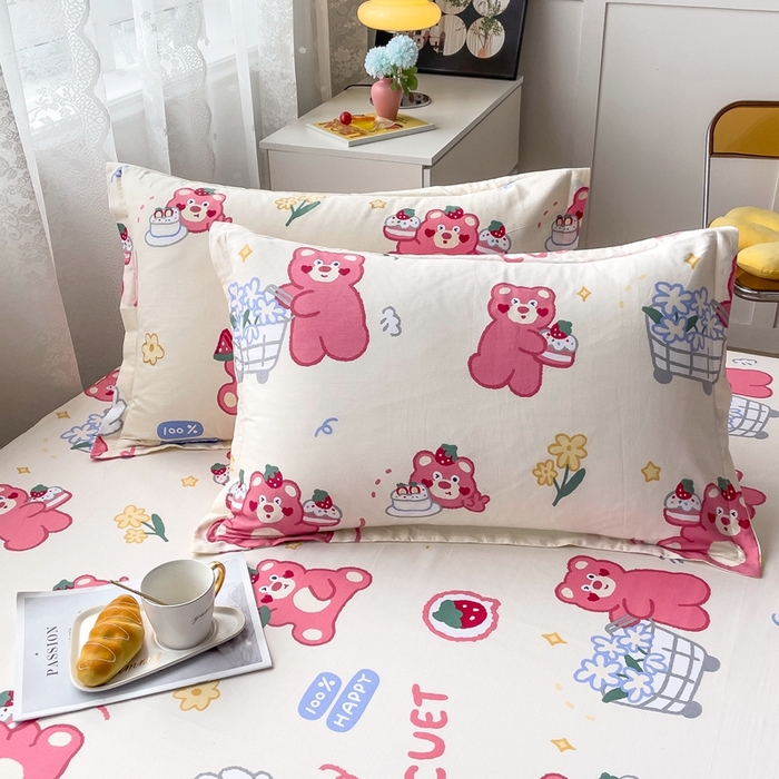 91家纺网 家纺一手货源 找家纺 翎盈家纺 2023新款纯棉全棉喷气印花柔软舒适枕套 草莓熊