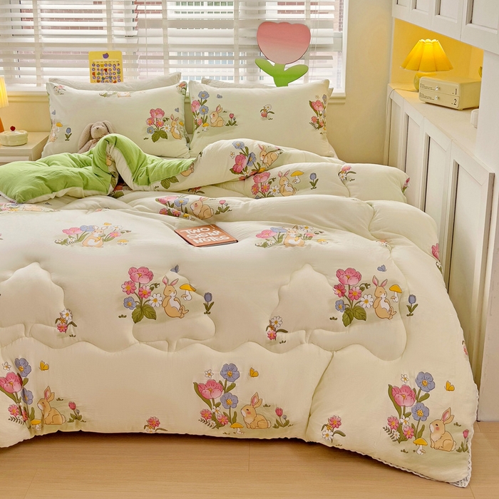 91家纺网 家纺一手货源 找家纺 寐居 2023新款A类水洗棉印花冬被 花园兔兔