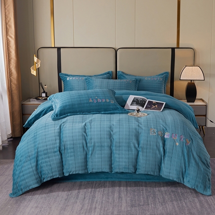 新款牛奶绒绣花款四件套系列 清仓价！ 宝石蓝