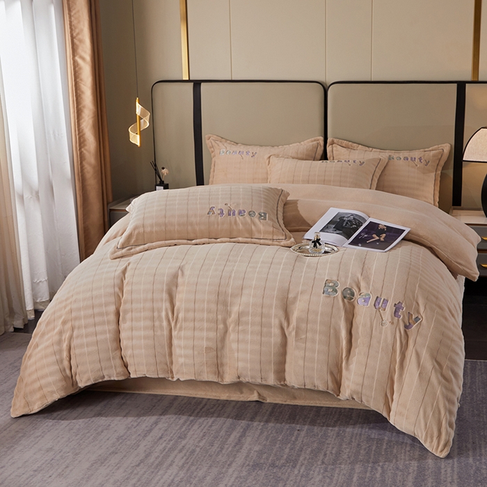 91家纺网 家纺一手货源 找家纺 新款牛奶绒绣花款四件套系列 清仓价！ 米色