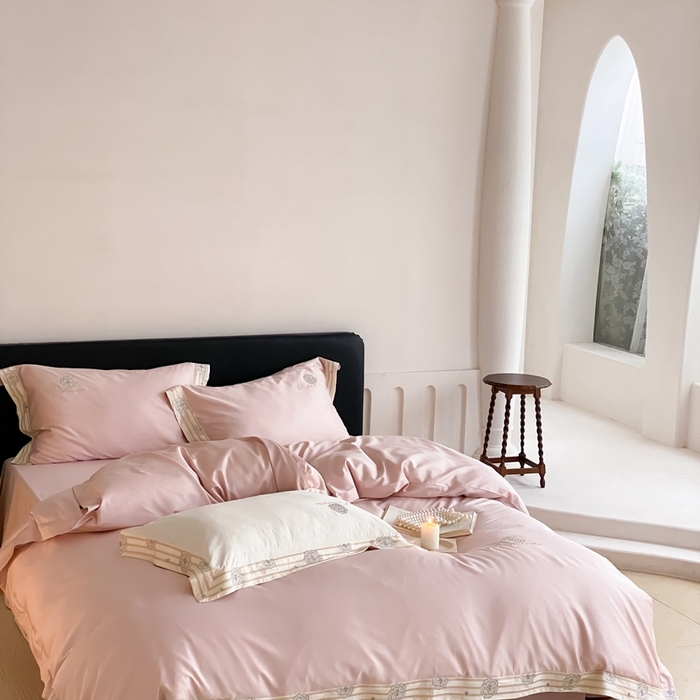 91家纺网 家纺一手货源 找家纺 MIU缪家居 2023新款邂逅系列100支全棉四件套  邂逅-粉色