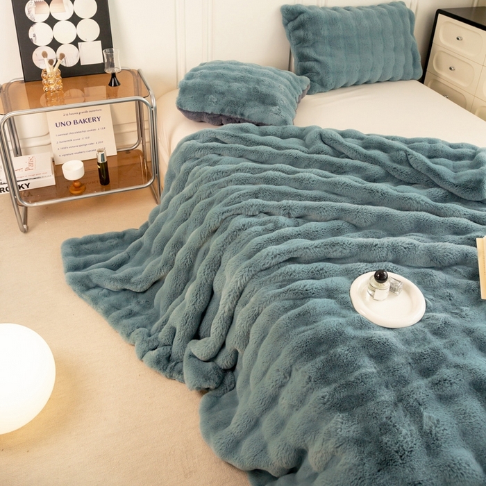 91家纺网 家纺一手货源 找家纺 尚品绵羊毛毯 2025新款仿裘皮皮草貂皮毛毯轻奢高端婚庆加厚双层拉舍尔毛毯 天空蓝