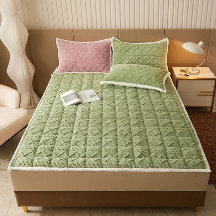 91家纺网 家纺一手货源 找家纺 东宇 2024新款A类提花牛奶绒床垫 茶绿