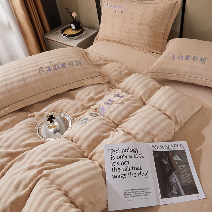 91家纺网 家纺一手货源 找家纺 新款牛奶绒绣花款四件套系列 清仓价！ 米色