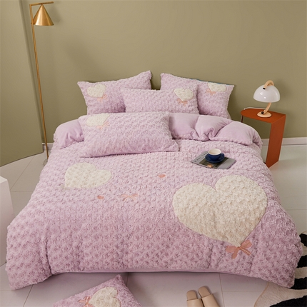 91家纺网 家纺一手货源 找家纺 （总）兄弟坊 2023兔毛玫瑰绒贴布绣四件套风格二