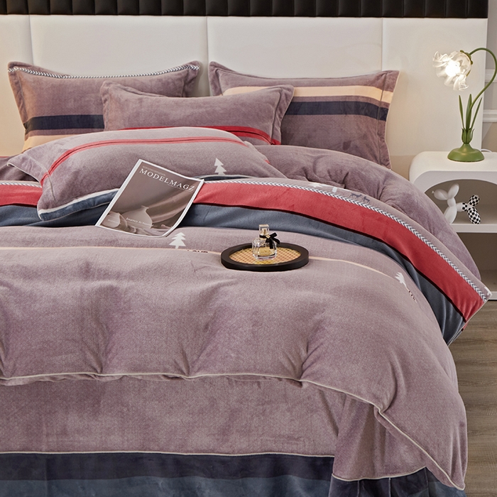 91家纺网 家纺一手货源 找家纺 尚品凤凰2025新款高克重印花牛奶绒四件套-工艺款森林小鹿