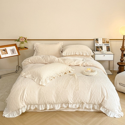 桃子家居 2023新款A类高克重230克法式烂花雕花提花加厚韩版花边牛奶绒四件套 绒烂花-花束奶白