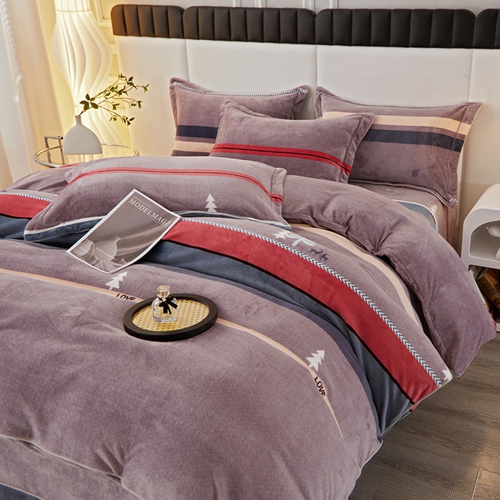 91家纺网 家纺一手货源 找家纺 尚品凤凰2025新款高克重印花牛奶绒四件套-工艺款森林小鹿