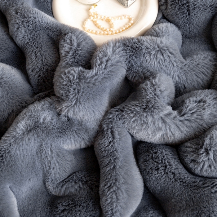 91家纺网 家纺一手货源 找家纺 尚品绵羊毛毯 2025新款仿裘皮皮草貂皮毛毯轻奢高端婚庆加厚双层拉舍尔毛毯 星月灰