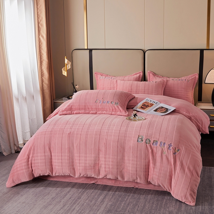 91家纺网 家纺一手货源 找家纺 （总）新款牛奶绒绣花款四件套系列 清仓价！