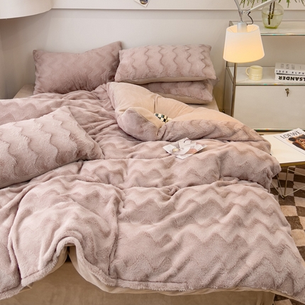 91家纺网 家纺一手货源 找家纺 （总）韩都 2023新款直播爆款320克A类波浪兔毛绒立体剪花纯色牛奶绒四件套-暖冬