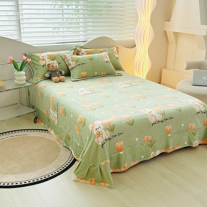 91家纺网 家纺一手货源 找家纺 尚品凤凰2025新款高克重印花牛奶绒四件套-工艺款兔然郁见你-果绿