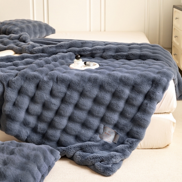 91家纺网 家纺一手货源 找家纺 尚品绵羊毛毯 2025新款仿裘皮皮草貂皮毛毯轻奢高端婚庆加厚双层拉舍尔毛毯 星月灰