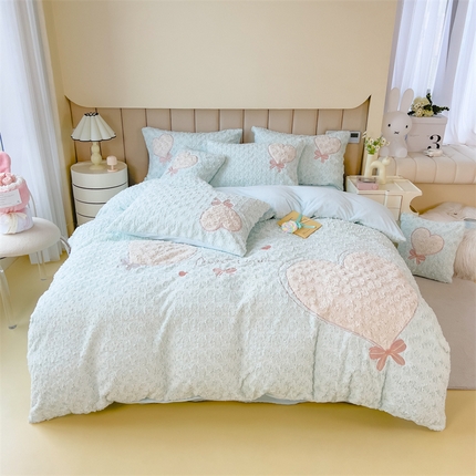 91家纺网 家纺一手货源 找家纺 （总）兄弟坊 2024新款兔毛玫瑰绒贴布绣四件套风格一